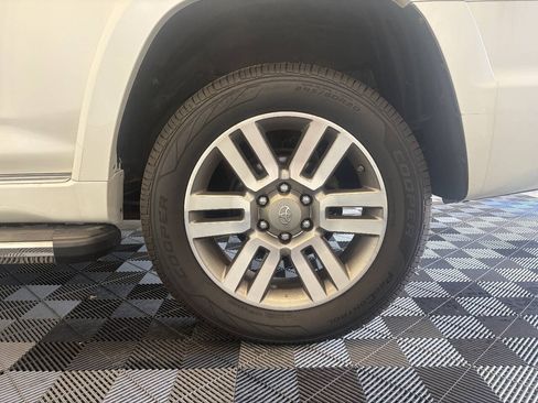 Used 2012 Toyota 4Runner Limited AWD/4WD image 28