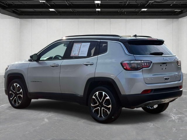 Used 2023 Jeep Compass Limited AWD/4WD image 8