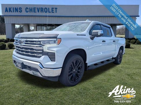 Used 2023 Chevrolet Silverado 1500 LT AWD/4WD image 7
