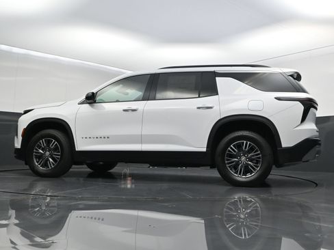 New 2026 Chevrolet Traverse LT w/ Driver Confidence Package FWD image 39