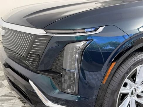 Used 2026 Cadillac Vistiq Luxury w/ LPO, Floor Liner Package AWD/4WD image 12
