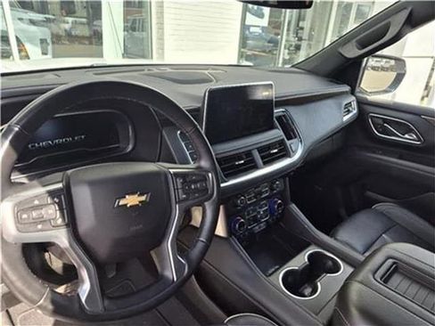 Used 2023 Chevrolet Suburban Premier image 40