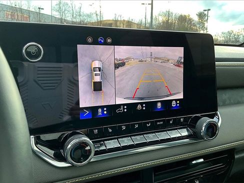 Used 2024 Chevrolet Colorado ZR2 w/ ZR2 Convenience Package III image 22