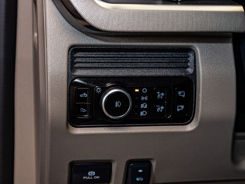 Used 2026 Ford F350 Platinum w/ Platinum Plus Package image 18