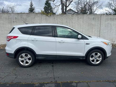 Used 2013 Ford Escape SE w/ Class II Trailer Tow Pkg image 4