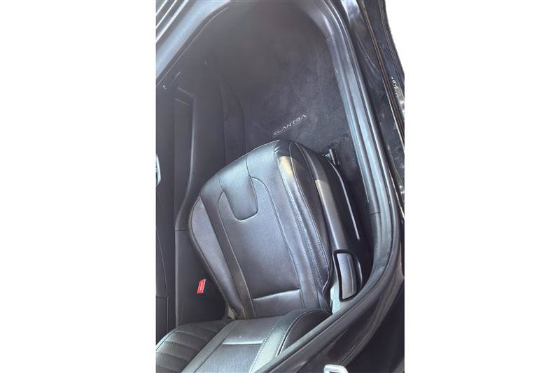 Used 2023 Hyundai Elantra Limited FWD image 23