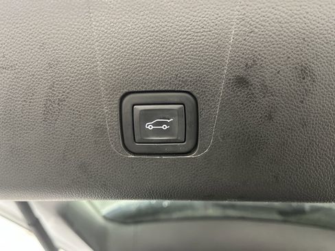 Certified 2023 Chevrolet Traverse LT image 33