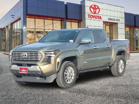 Used 2024 Toyota Tacoma Limited AWD/4WD image 2