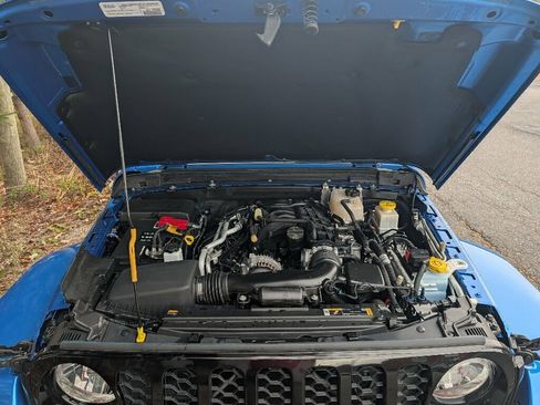 Used 2022 Jeep Gladiator Sport image 29