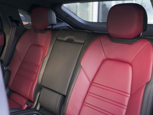 Used 2024 Porsche Cayenne Turbo GT image 40