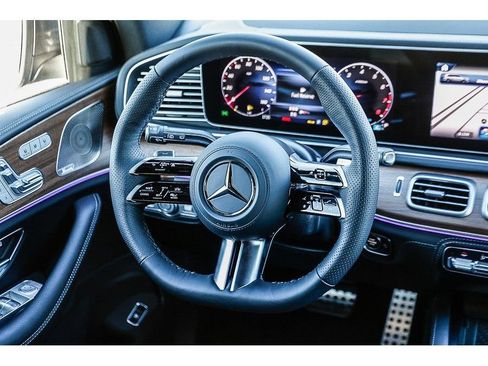 New 2026 Mercedes-Benz GLS 580 4MATIC image 13