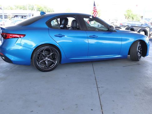 Used 2018 Alfa Romeo Giulia RWD image 6