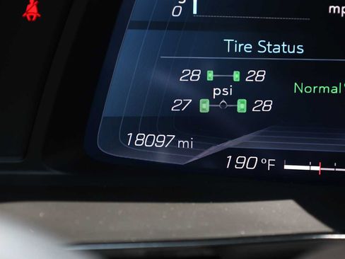Used 2023 Chevrolet Corvette Stingray Premium Cpe w/ Z51 Performance Package RWD image 18