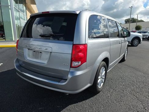 Used 2019 Dodge Grand Caravan SXT FWD image 4