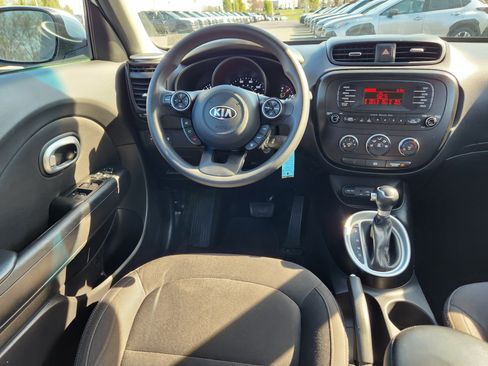 Used 2016 Kia Soul FWD image 13
