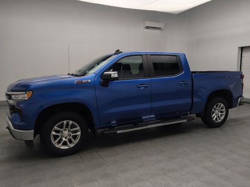Used 2022 Chevrolet Silverado 1500 LT AWD/4WD image 2