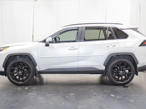Used 2023 Toyota RAV4 XLE Premium AWD/4WD image 5