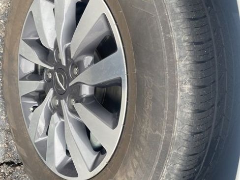 Used 2022 Chrysler Pacifica Touring-L image 10