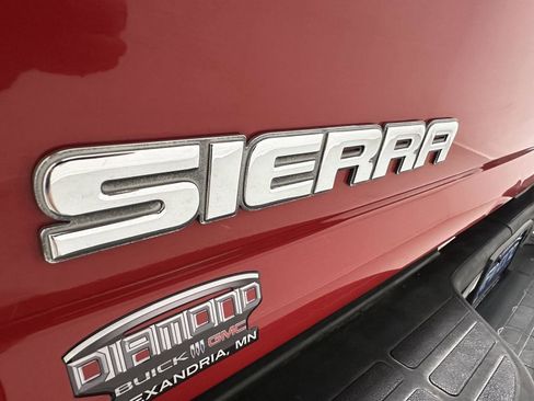 Used 2005 GMC Sierra 3500 SLT w/ Heavy-Duty Power Package AWD/4WD image 28