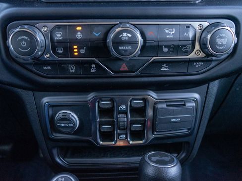 Used 2022 Jeep Wrangler Unlimited Sport AWD/4WD image 18