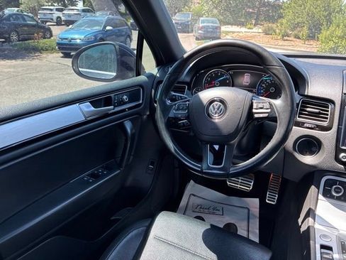 Used 2017 Volkswagen Touareg Wolfsburg Edition AWD/4WD image 17