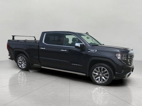 Used 2024 GMC Sierra 1500 Denali w/ Denali Reserve Package AWD/4WD image 1
