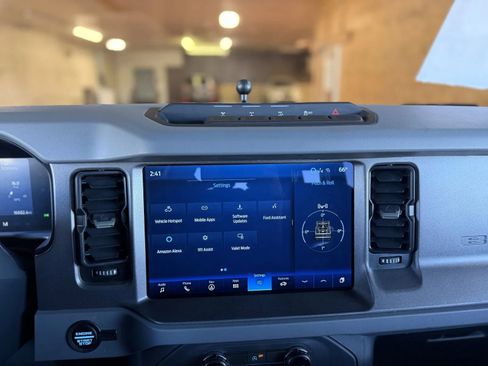 Used 2024 Ford Bronco Everglades AWD/4WD image 31