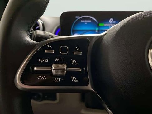 Used 2023 Mercedes-Benz EQB 300 4MATIC w/ Exclusive Package image 33