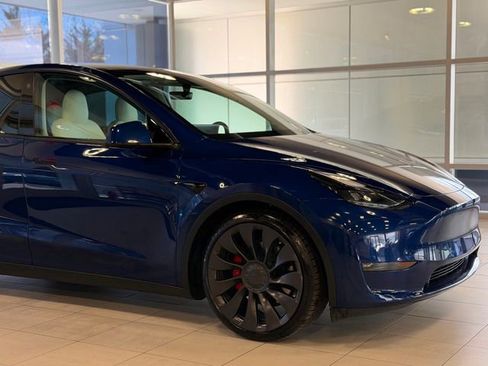Used 2021 Tesla Model Y Performance image 5