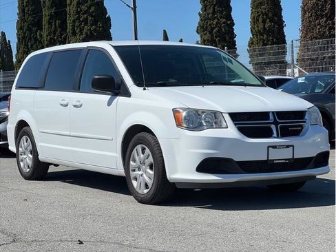 Used 2017 Dodge Grand Caravan SE w/ Power Window Group FWD image 3
