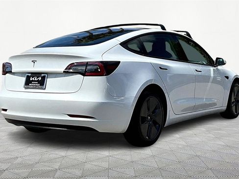 Used 2021 Tesla Model 3 Standard Range Plus image 2