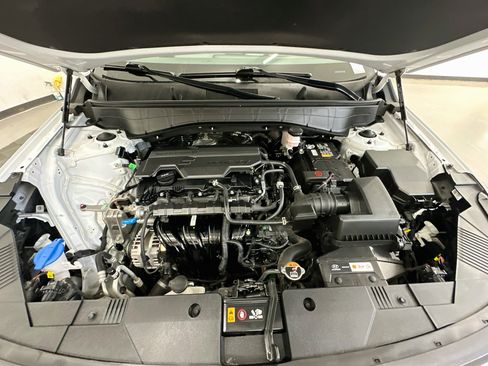 Used 2025 Hyundai Kona SEL AWD/4WD image 34