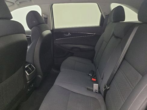 Used 2017 Kia Sorento AWD image 18