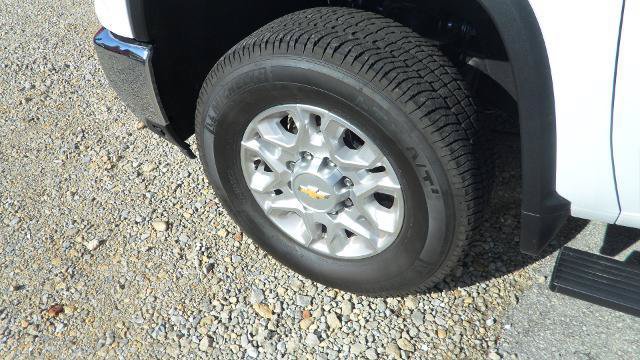 Used 2024 Chevrolet Silverado 2500 LT w/ Convenience Package AWD/4WD image 5