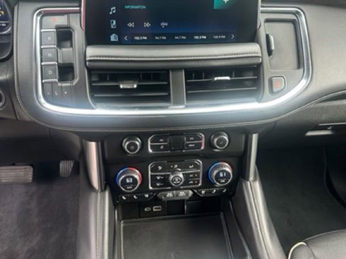 Used 2023 Chevrolet Suburban Premier RWD image 14