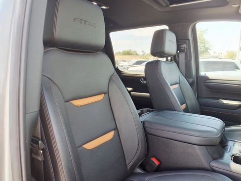 Used 2024 GMC Sierra 1500 AT4 w/ Technology Package AWD/4WD image 13