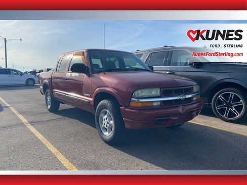 Used 2004 Chevrolet S10 Pickup LS AWD/4WD image 1