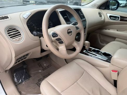 Used 2013 Nissan Pathfinder Platinum FWD image 14