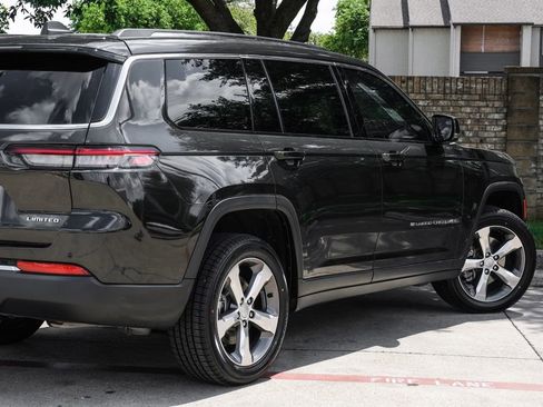 Used 2022 Jeep Grand Cherokee L Limited RWD image 18