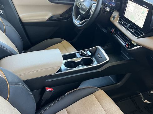 Used 2025 Chevrolet Equinox ACTIV w/ Convenience Package III AWD/4WD image 19