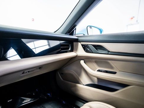 Used 2021 Porsche Taycan image 45