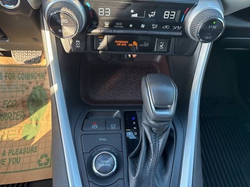 Used 2020 Toyota RAV4 Limited image 26