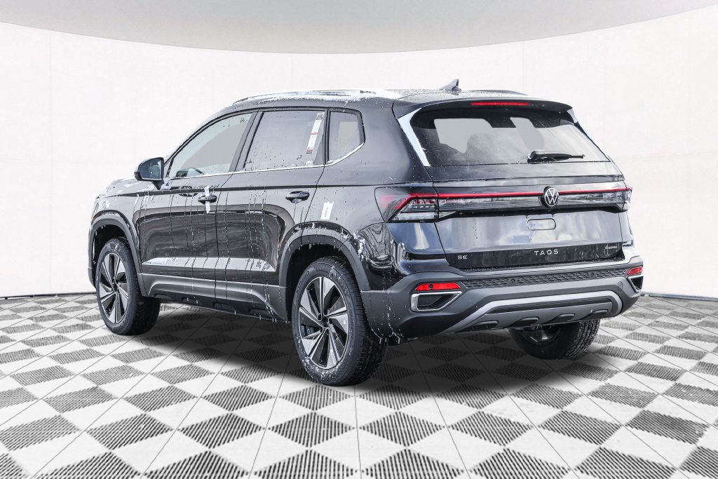 Used 2026 Volkswagen Taos SE AWD/4WD image 12