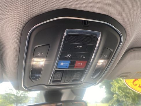 Used 2023 Jeep Grand Cherokee Laredo w/ Luxury Tech Group I AWD/4WD image 35