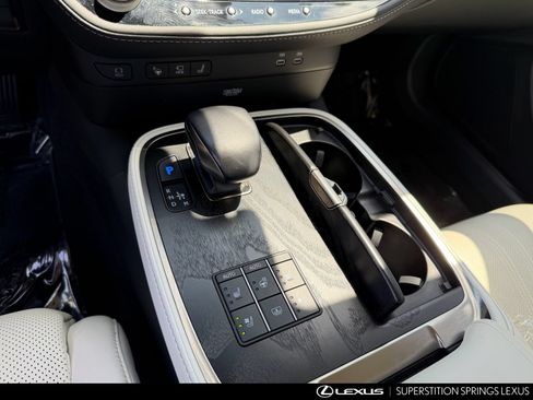 Used 2023 Lexus LS 500h AWD w/ Luxury Package image 21
