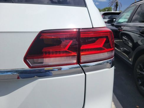 Used 2022 Volkswagen Atlas SE w/ Panoramic Sunroof Package FWD image 10