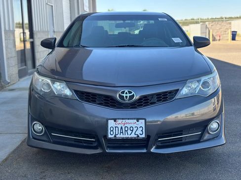 Used 2014 Toyota Camry SE FWD image 9