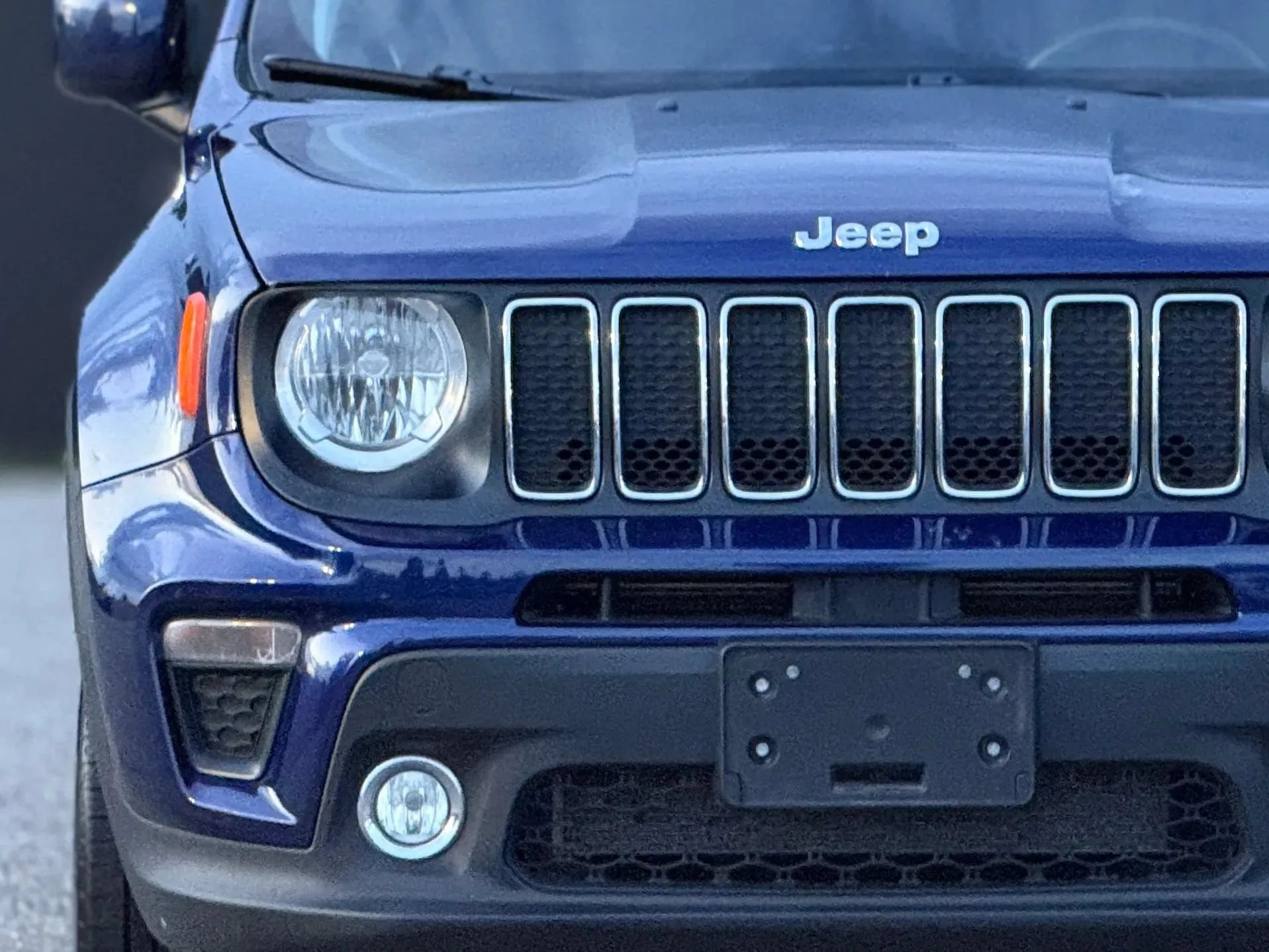 Used 2020 Jeep Renegade Latitude w/ Cold Weather Group AWD/4WD image 11