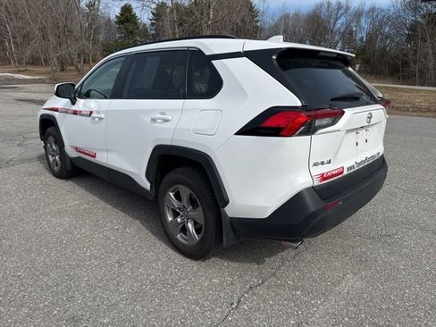 Used 2024 Toyota RAV4 XLE w/ Convenience Package image 5