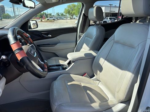 Used 2019 GMC Acadia SLT FWD image 12